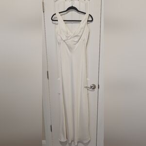 Alvina Valenta Maids White Wedding Bridesmaid Gown Size 2